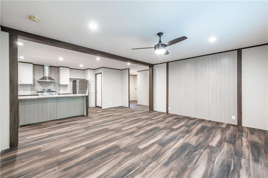 Spacious, unfurnished interior of a new home in , Jasper (Image 38).