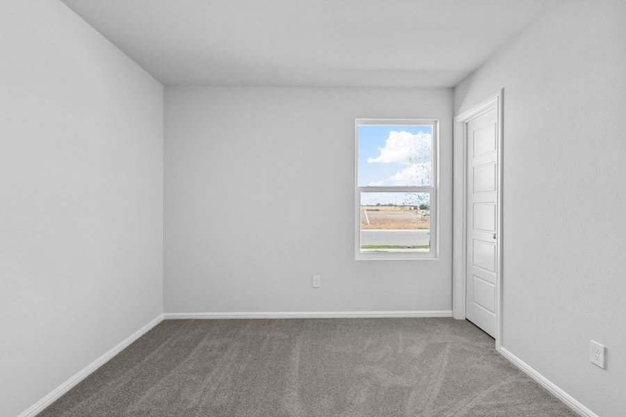 Representative unfurnished interior of a home built from the BELLVUE by D.R. Horton in Faculty Row, Abilene (Image 44).