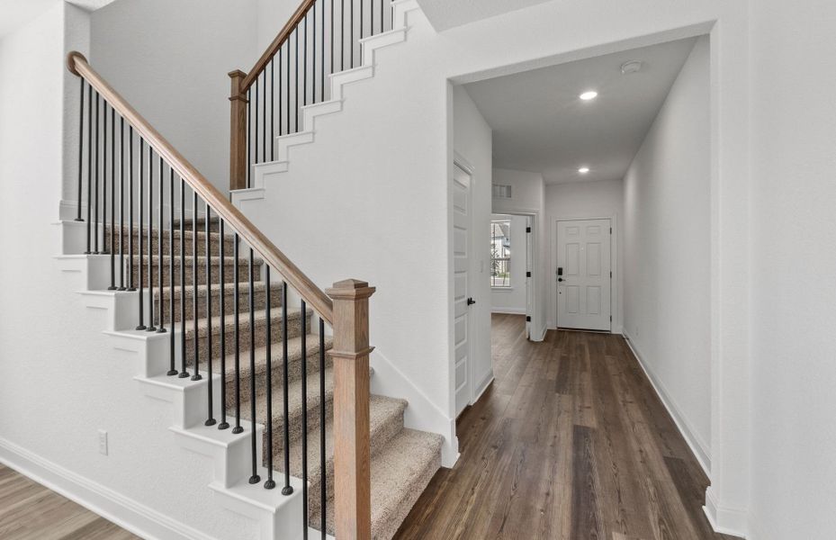 Spacious, unfurnished interior of a new home in Santa Rita Ranch, Liberty Hill (Image 56).