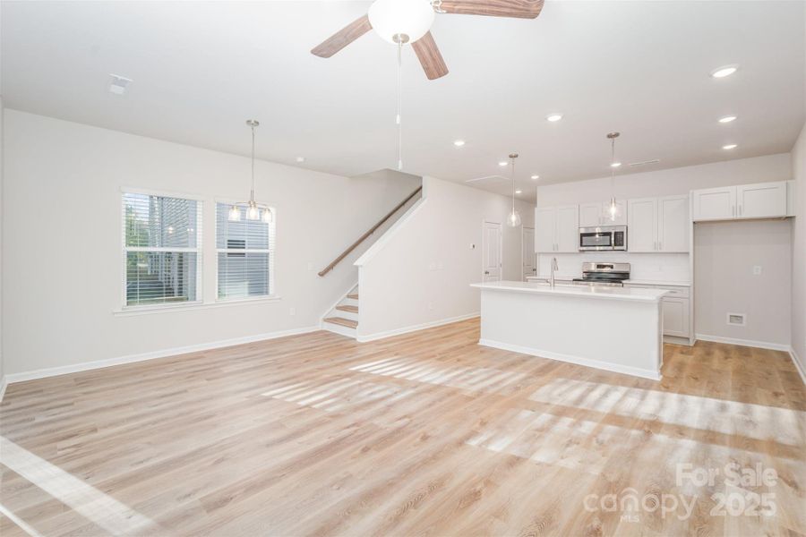 Photos of 2713 New Pineola Rd