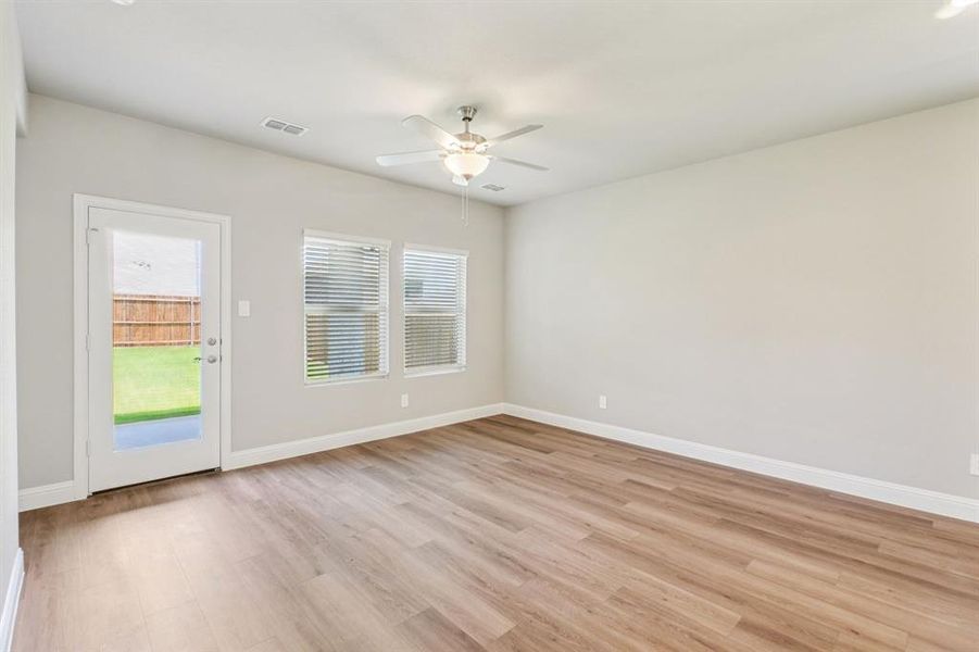 Photo is not of the actual home, but is an inspirational photo of builder’s model home and may depict options, furnishings, and/or decorator features that are not included. Photo is not of the actual home, but is an inspirational photo of builder’s model home and may depict options, furnishings, and/or decorator features that are not included.