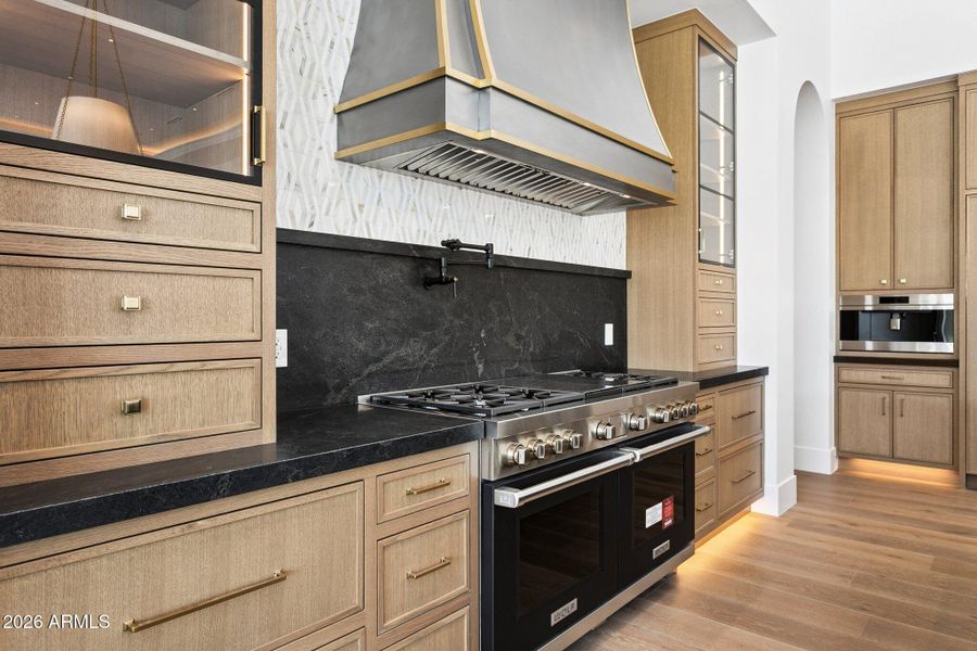 28-web-or-mls-6610-n-mountain-view-rd