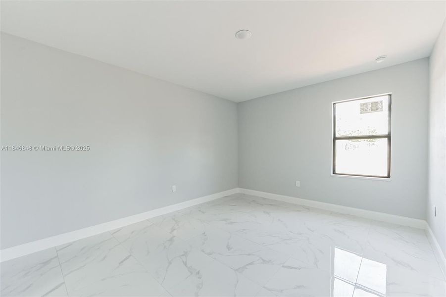 Spacious, unfurnished interior of a new home in , Lehigh Acres (Image 15).