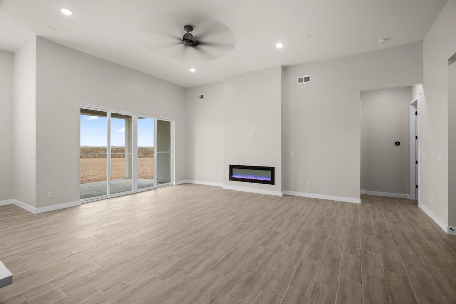 Representative unfurnished interior of a home built from the Pebble Beach- II by LEH. Homes in Hillside Unit 6, El Paso (Image 59). Representative unfurnished interior of a home built from the Pebble Beach- II by LEH. Homes in Hillside Unit 6, El Paso (Image 59).