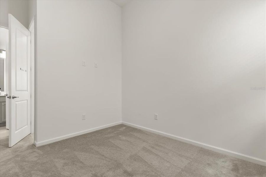 Spacious, unfurnished interior of a new home in , Orlando (Image 23).