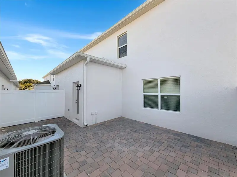 Exterior details and patio area of a home in , Apopka (Image 3).