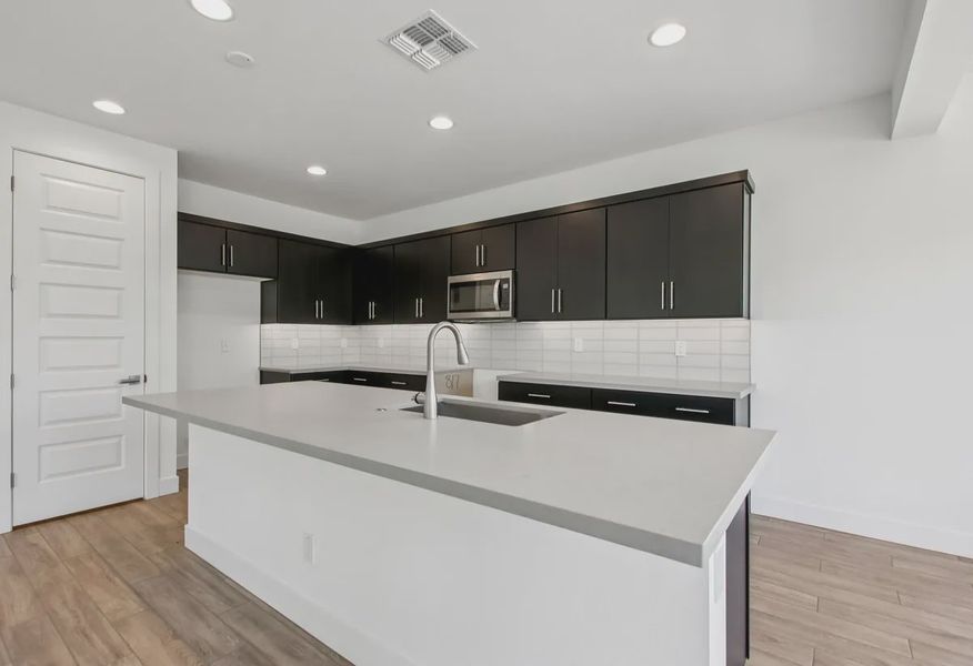 Kitchen - 7 of 18