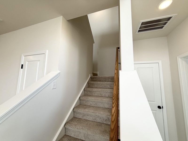 Spacious, unfurnished interior of a new home in , Summerville (Image 40).