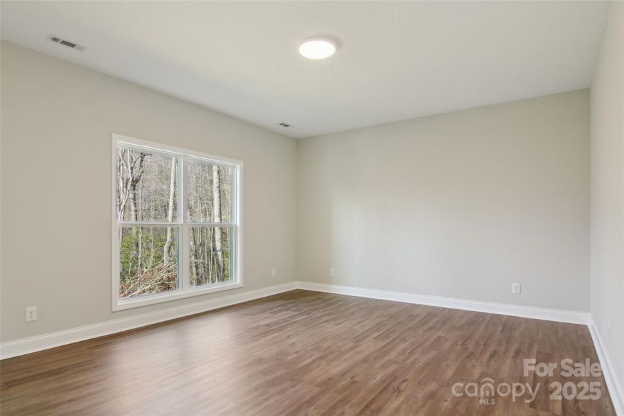 Spacious, unfurnished interior of a new home in , Bryson City (Image 21).