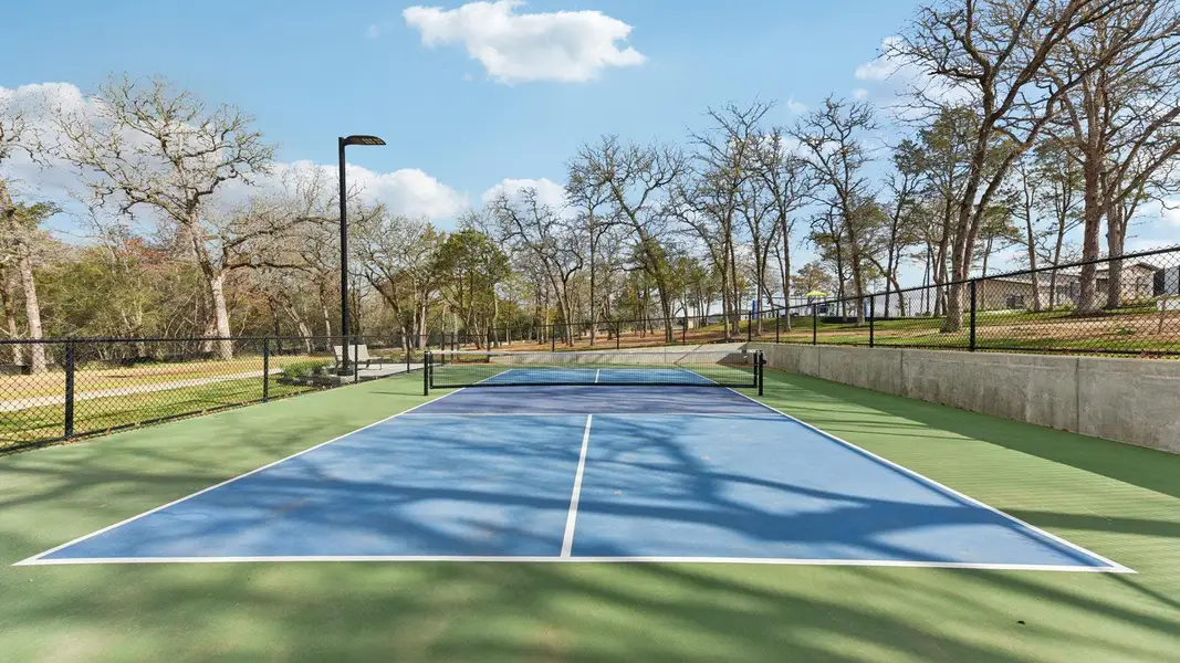 Community amenities in Valverde, Bastrop (Image 4).