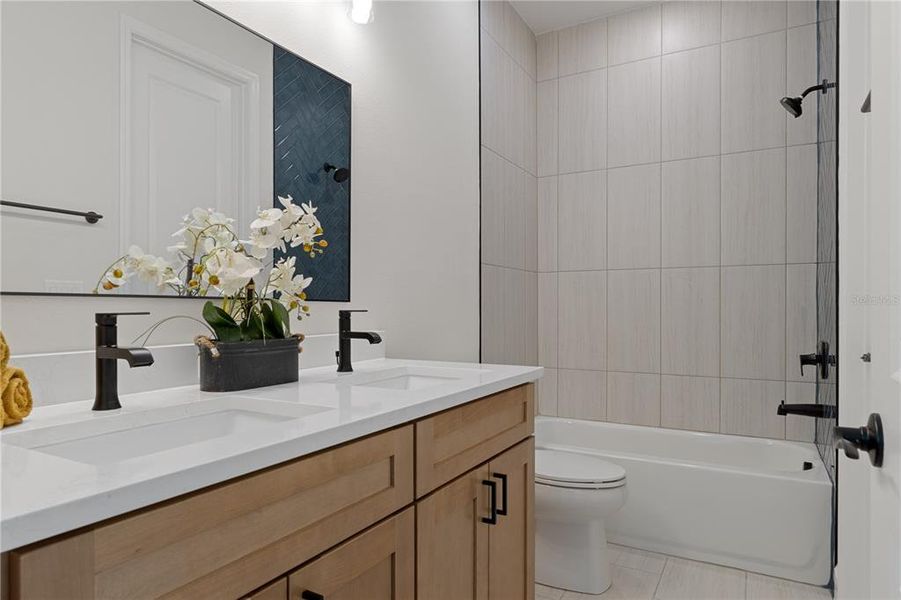 Furnished interior view inside a new home in , Dunnellon (Image 18).