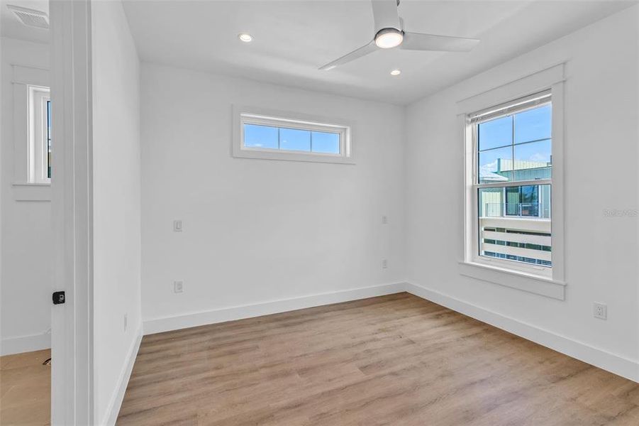 Spacious, unfurnished interior of a new home in , Bradenton Beach (Image 37).