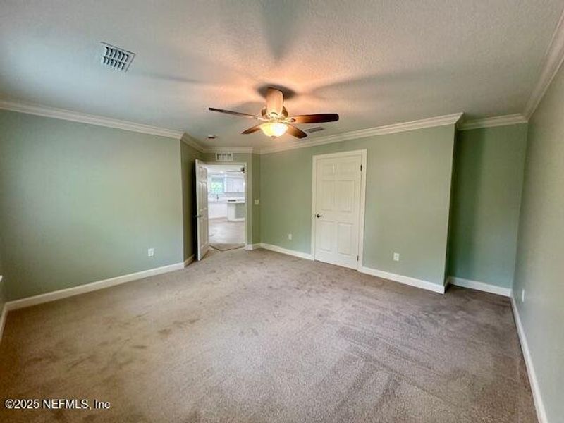 Spacious, unfurnished interior of a new home in , Jacksonville (Image 20).