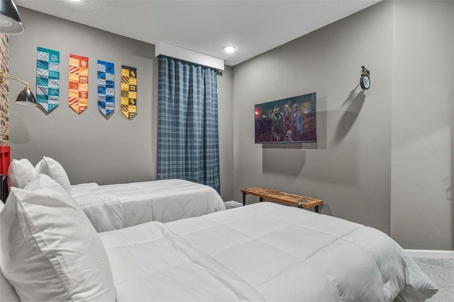 Furnished interior view inside a new home in , Orlando (Image 11).