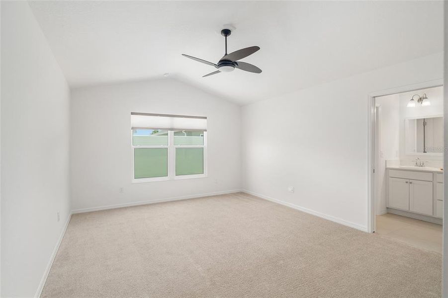 Spacious, unfurnished interior of a new home in , The Villages (Image 28).