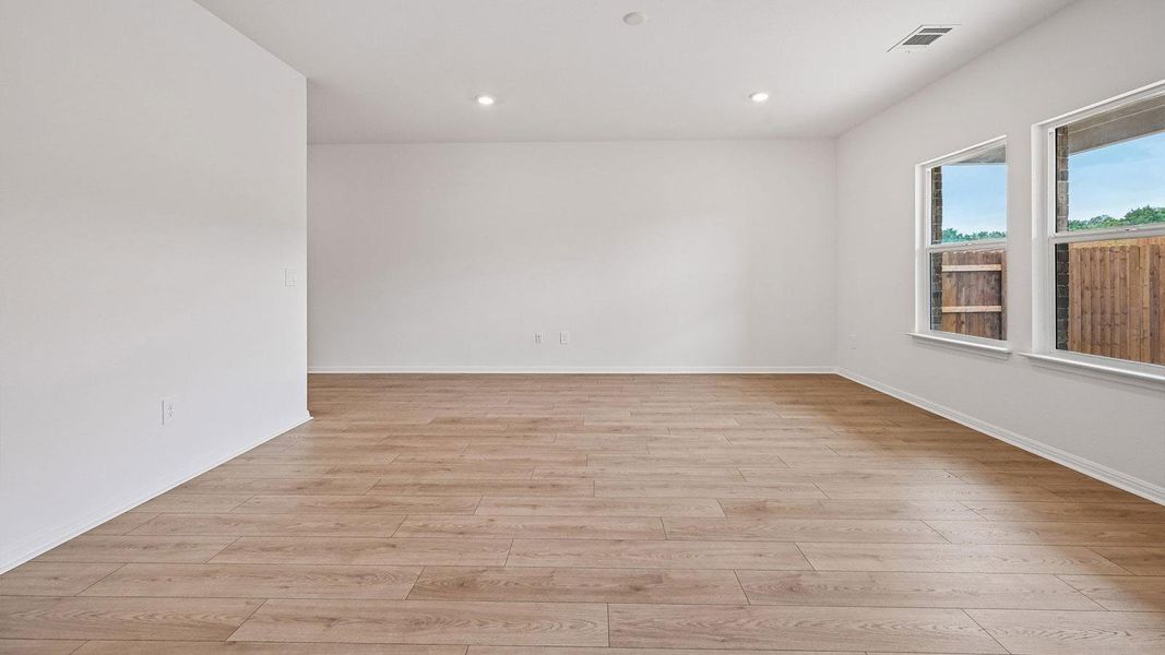 Spacious, unfurnished interior of a new home in Bar W Ranch, Leander (Image 32).