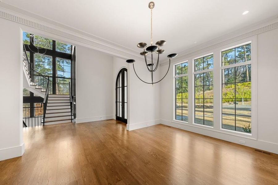 Spacious, unfurnished interior of a new home in Blue Heron Walk, Atlanta (Image 46).