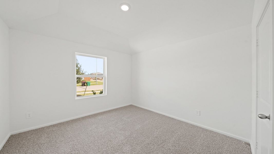 Spacious, unfurnished interior of a new home in Sunterra Lakes, Katy (Image 13). Spacious, unfurnished interior of a new home in Sunterra Lakes, Katy (Image 13).