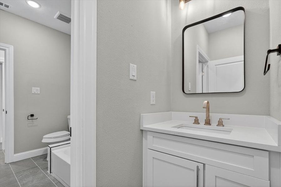 Furnished interior view inside a new home in , Grand Prairie (Image 13).