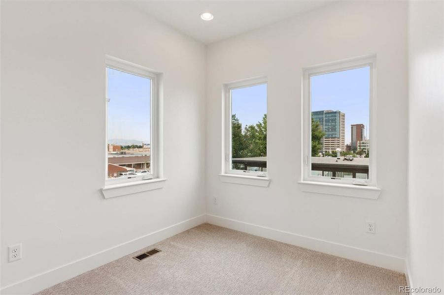 Image 19 of a home in .