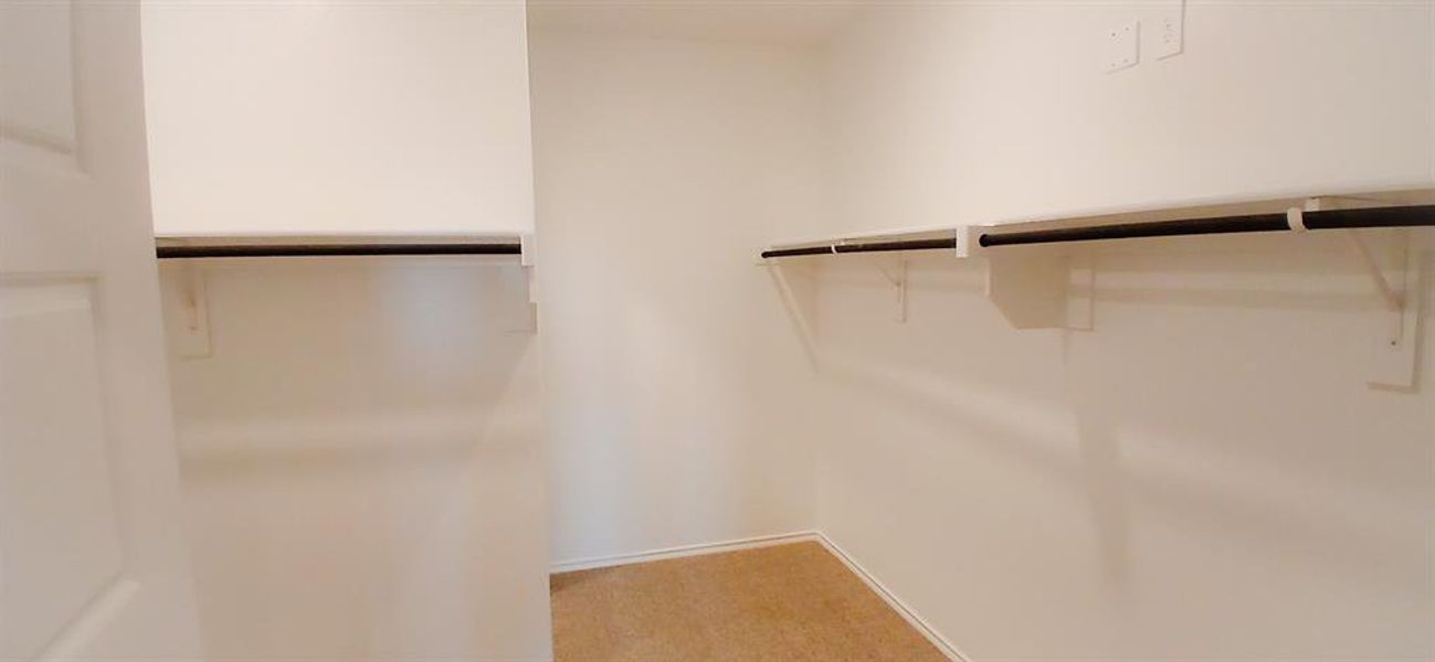 Spacious, unfurnished interior of a new home in The Canyons, Keene (Image 11).