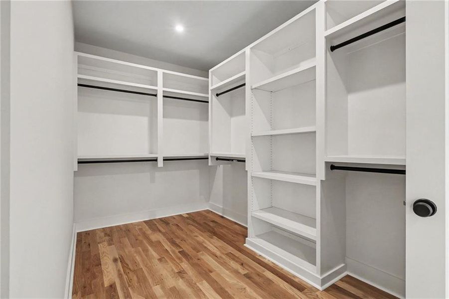 Spacious, unfurnished interior of a new home in , Atlanta (Image 22).