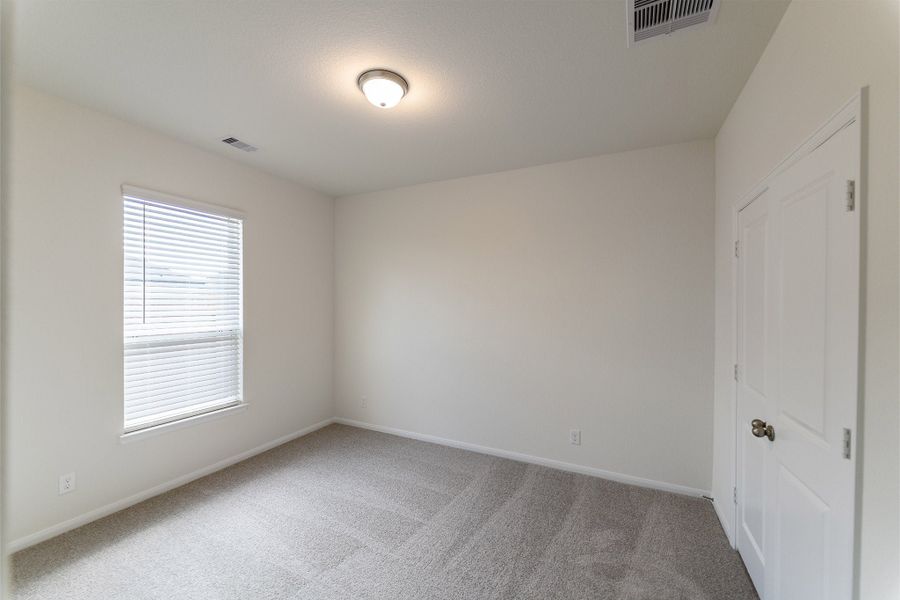 Spacious, unfurnished interior of a new home in Harvest Pointe, Needville (Image 36).