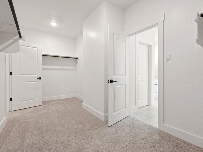 Spacious, unfurnished interior of a new home in Waverly Estates, Nevada (Image 21).