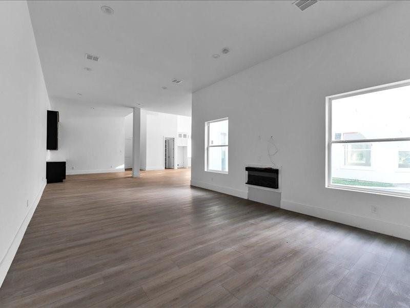 Spacious, unfurnished interior of a new home in , Spring (Image 36). Spacious, unfurnished interior of a new home in , Spring (Image 36).