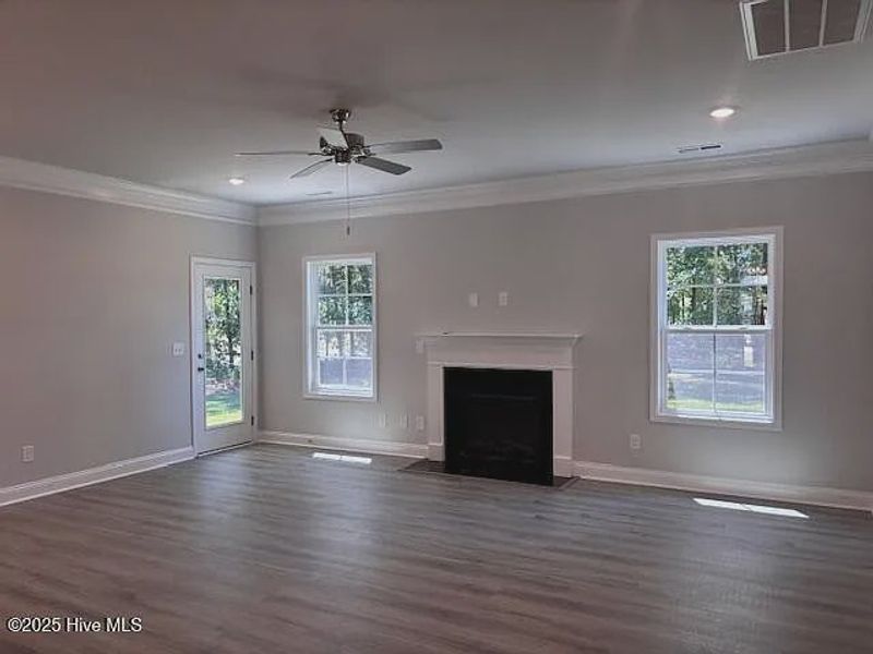 Spacious, unfurnished interior of a new home in River Village Square in River Landing, Wallace (Image 5).