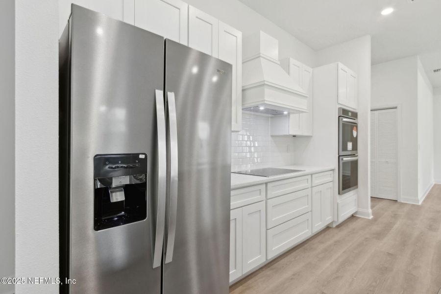 Furnished interior view inside a new home in , Middleburg (Image 11).
