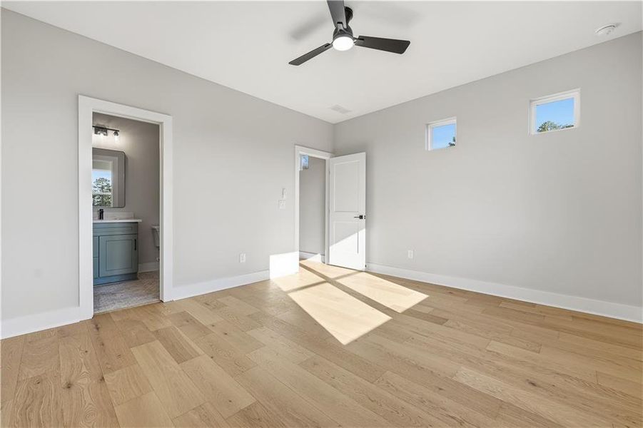 Spacious, unfurnished interior of a new home in , Gainesville (Image 24).