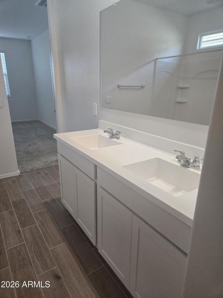 Lark Mstr Bath Lark Mstr Bath