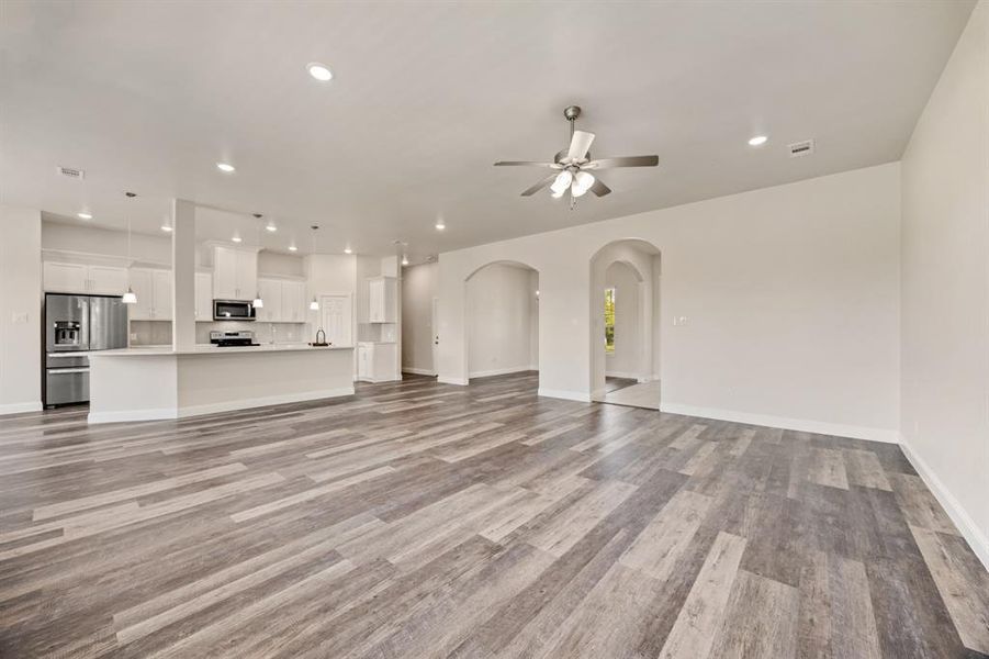 Spacious, unfurnished interior of a new home in , Corsicana (Image 15). Spacious, unfurnished interior of a new home in , Corsicana (Image 15).