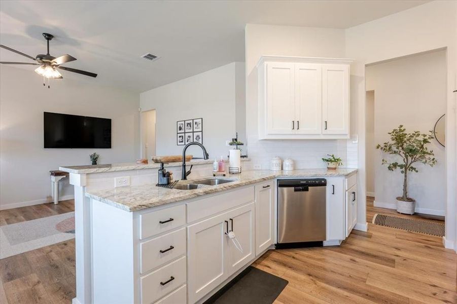 Furnished interior view inside a new home in , Glen Rose (Image 7).