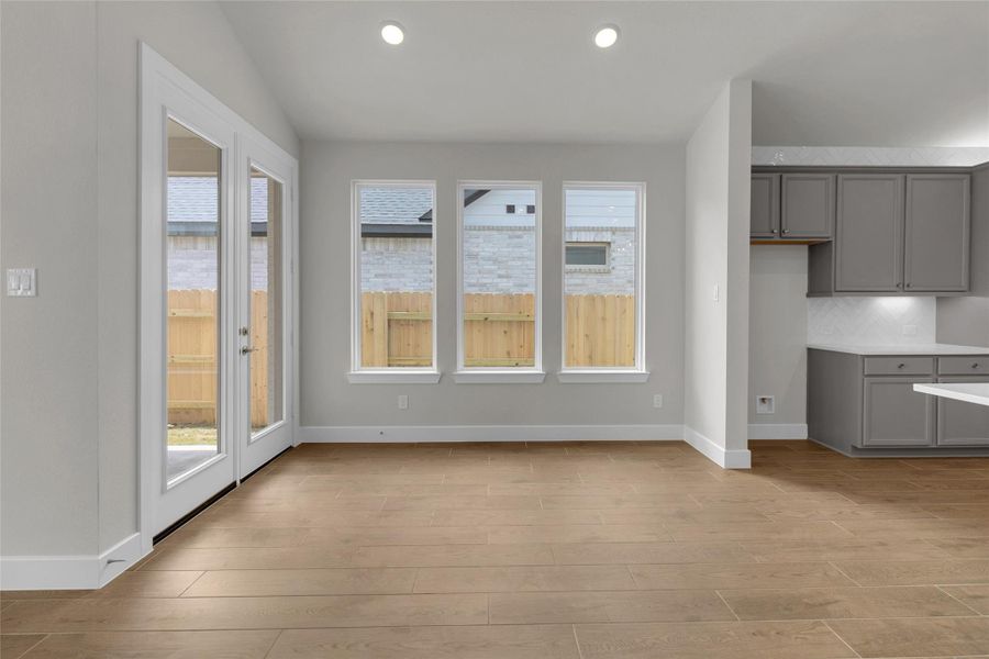 Spacious, unfurnished interior of a new home in Midline, Webster (Image 18).