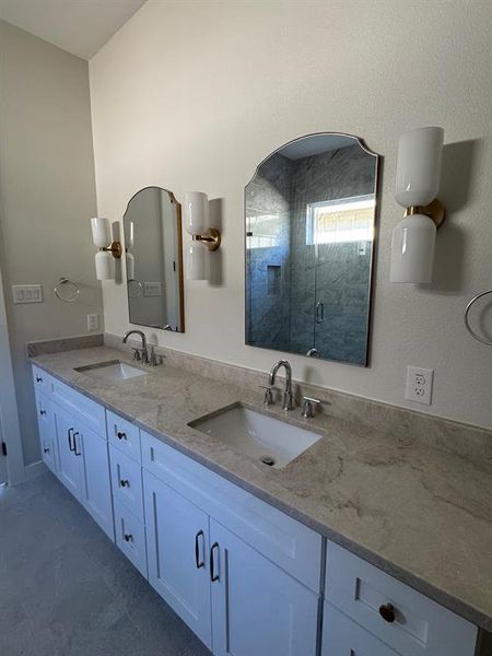 Master Bathroom Master Bathroom