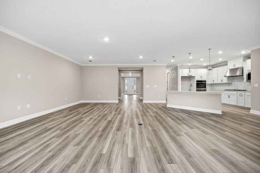 Spacious, unfurnished interior of a new home in Headwaters at Lofton Creek, Yulee (Image 21).