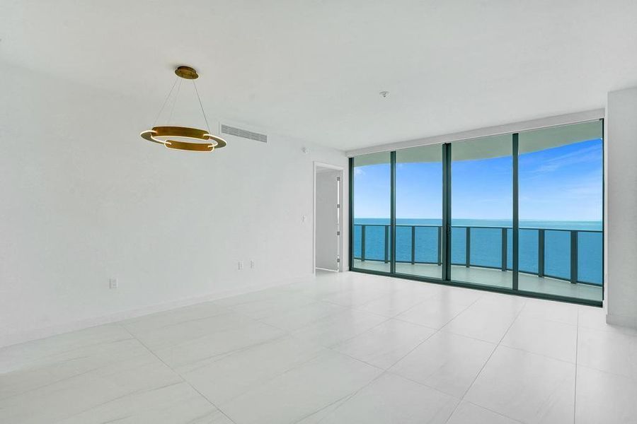 Spacious, unfurnished interior of a new home in Casamar, Pompano Beach (Image 20). Spacious, unfurnished interior of a new home in Casamar, Pompano Beach (Image 20).
