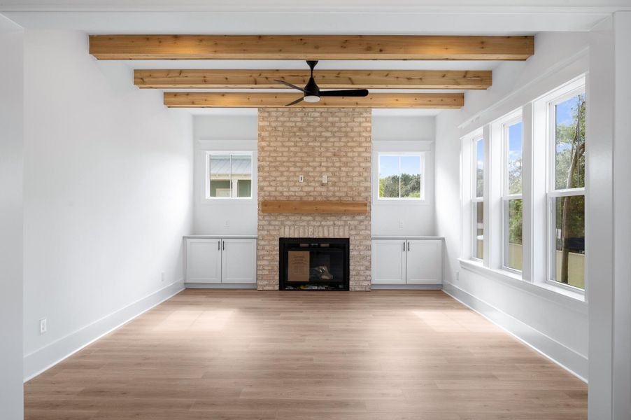 Spacious, unfurnished interior of a new home in , Charleston (Image 10).