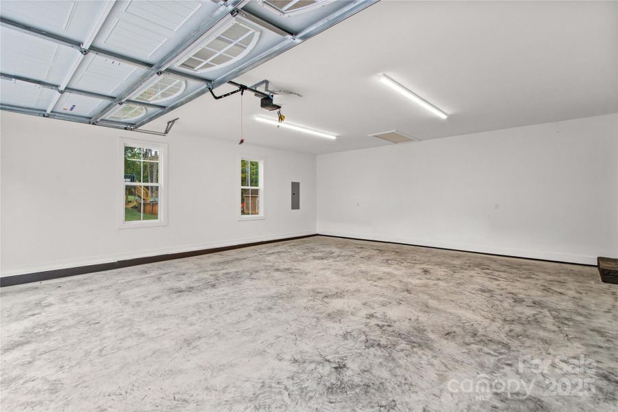 Spacious, unfurnished interior of a new home in , Statesville (Image 20). Spacious, unfurnished interior of a new home in , Statesville (Image 20).