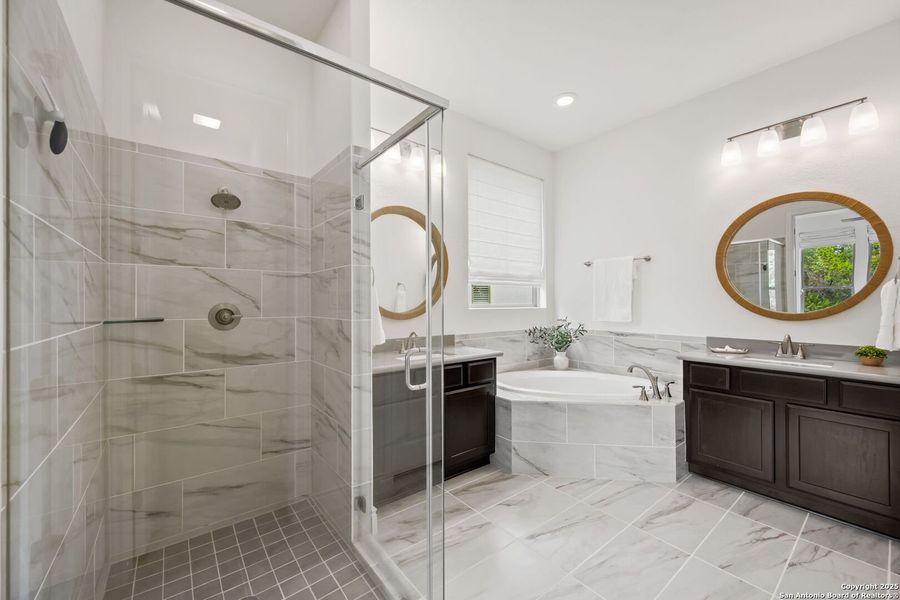 Furnished interior view inside a new home in Esperanza - 70', Boerne (Image 7). Furnished interior view inside a new home in Esperanza - 70', Boerne (Image 7).