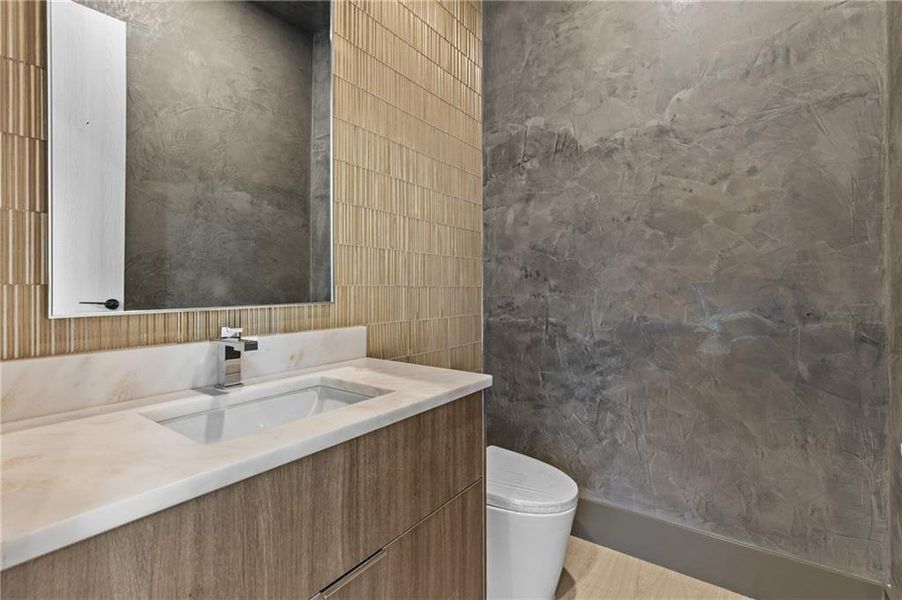 Image 90 of a home in .