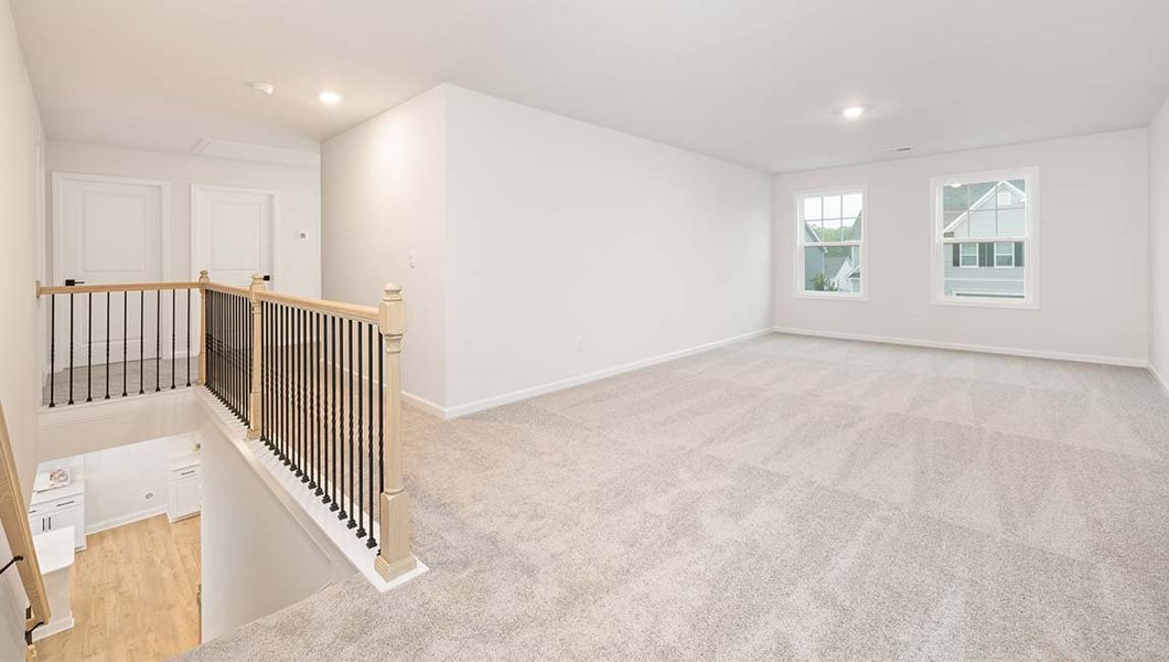 Spacious, unfurnished interior of a new home in Falls Cove, Troutman (Image 19).
