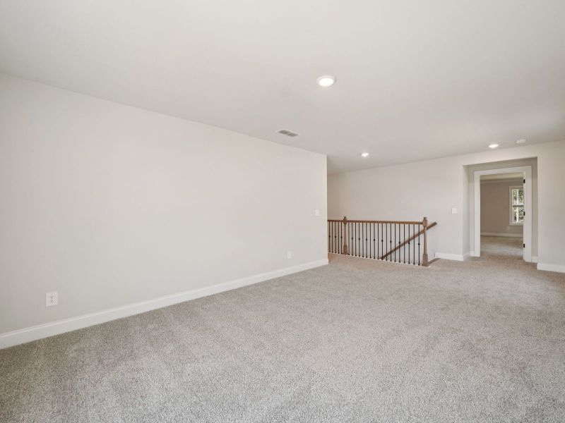 Spacious, unfurnished interior of a new home in Martin Springs - Estate Series, Lawrenceville (Image 16).