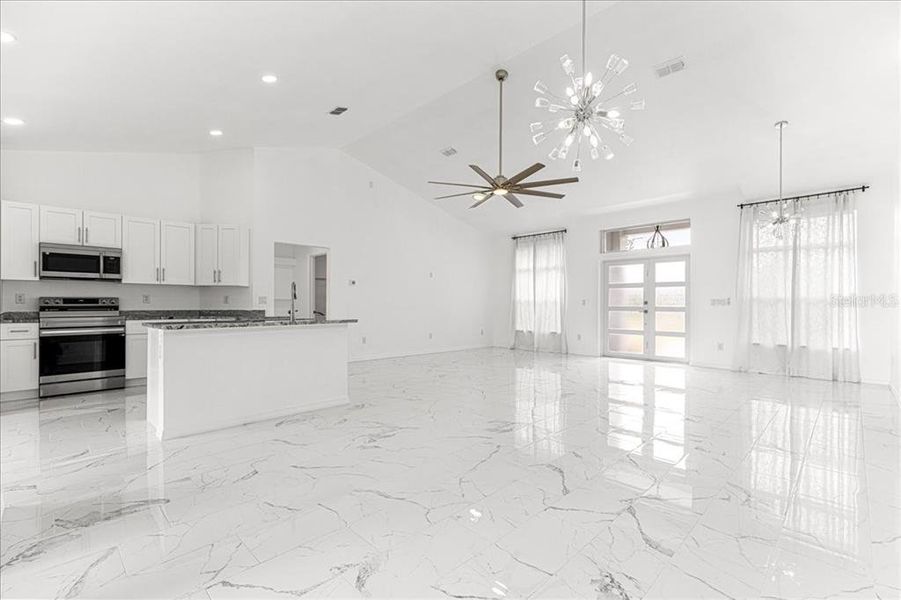 Spacious, unfurnished interior of a new home in , Summerfield (Image 31).