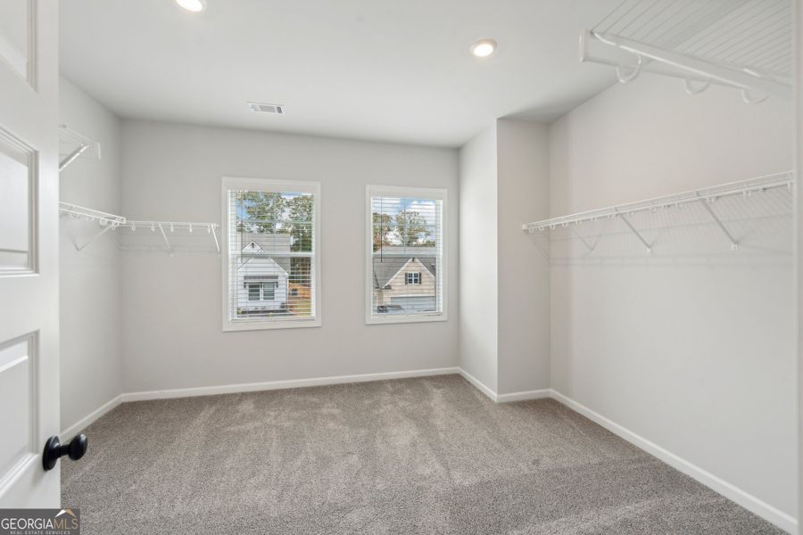 Spacious, unfurnished interior of a new home in Ponderosa Farms Manor, Gainesville (Image 86). Spacious, unfurnished interior of a new home in Ponderosa Farms Manor, Gainesville (Image 86).