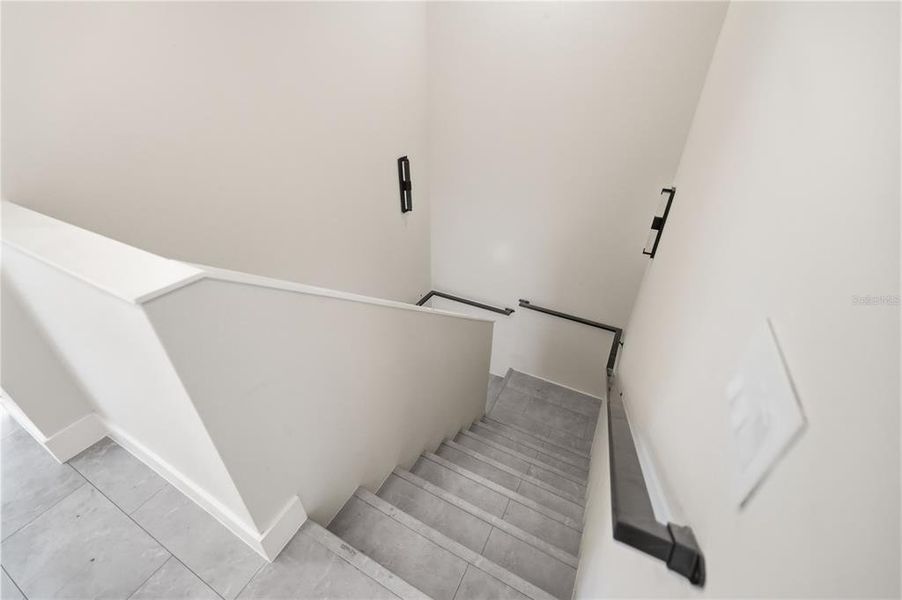 Spacious, unfurnished interior of a new home in , Tampa (Image 14).