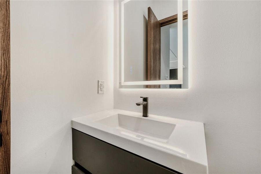 Close-up of interior finishes inside a home in , Atlanta (Image 16). Close-up of interior finishes inside a home in , Atlanta (Image 16).