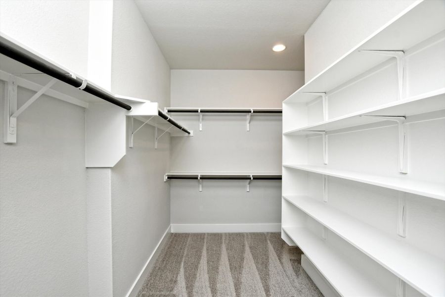 Representative unfurnished interior of a home built from the Vanderpool II by Giddens Homes in Whispering Wind, Bertram (Image 64).
